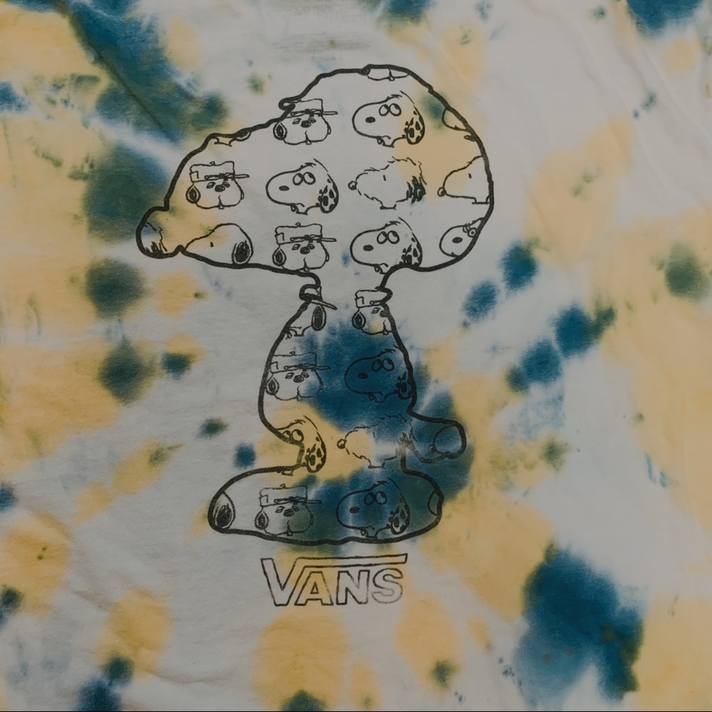 One of a kind Van’s Snoopy shirt LARGE